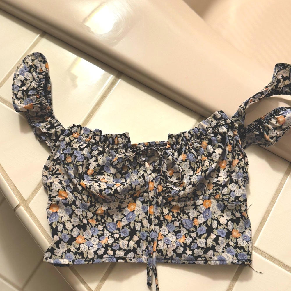 SHEIN floral balconet peasant crop top